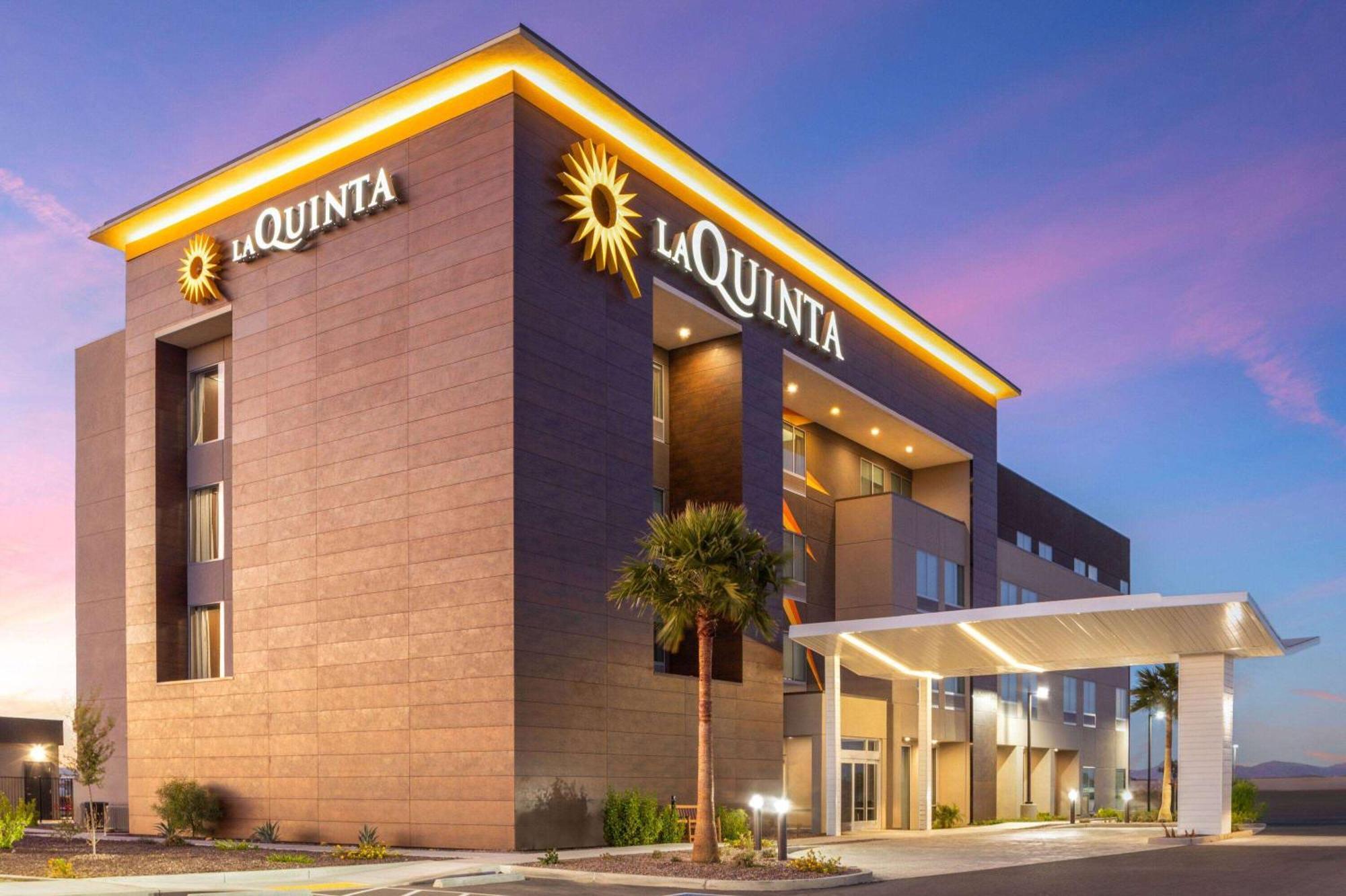 La Quinta Inn & Suites By Wyndham Yuma Exterior photo